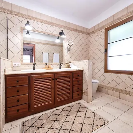 Casa Guayre - Private Pool, Bbq, Air-con And Ping-pong By Lanzarote Casa de Férias