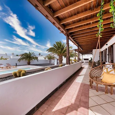 Casa de Férias Casa Guayre - Private Pool, Bbq, Air-con And Ping-pong By Lanzarote Puerto Calero