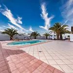 Casa Guayre - Private Pool, Bbq, Air-con And Ping-pong By Lanzarote Дом отдыха