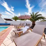 Hébergement de vacances Casa Guayre - Private Pool, Bbq, Air-con And Ping-pong By Lanzarote Puerto Calero