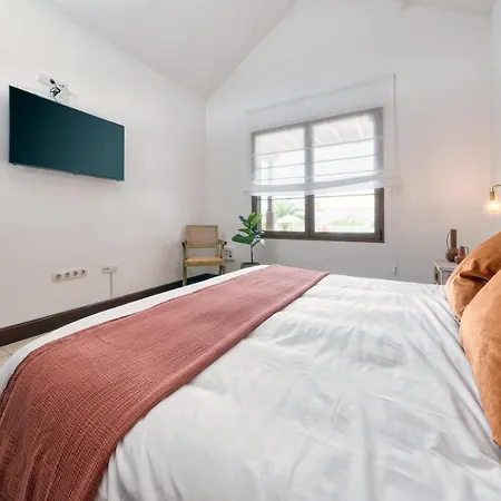 Casa Guayre - Private Pool, Bbq, Air-con And Ping-pong By Lanzarote