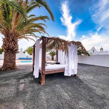 Feriehus Casa Guayre - Private Pool, Bbq, Air-con And Ping-pong By Lanzarote