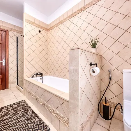 Feriehus Casa Guayre - Private Pool, Bbq, Air-con And Ping-pong By Lanzarote Puerto Calero