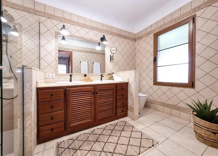 Casa Guayre - Private Pool, Bbq, Air-con And Ping-pong By Lanzarote Tatil Evi