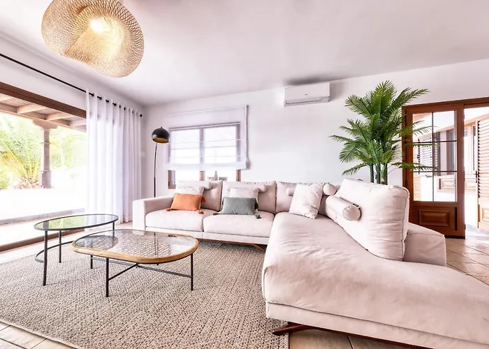 Casa Guayre - Private Pool, Bbq, Air-con And Ping-pong By Lanzarote *