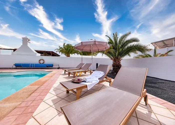 Casa de Férias Casa Guayre - Private Pool, Bbq, Air-con And Ping-pong By Lanzarote Puerto Calero